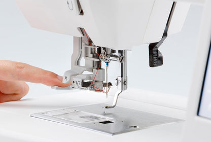 Janome Memory Craft 100e Embroidery Machine 5.5x5.5in, 274 Designs